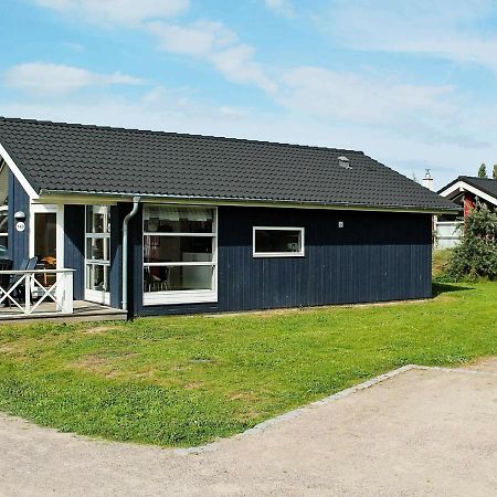 5 star holiday home in Gro enbrode Großenbrode Kamer foto